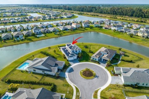 Villa ou maison à vendre à Loxahatchee Groves, Floride: 6 chambres, 379.23 m2 № 2407743 - photo 2