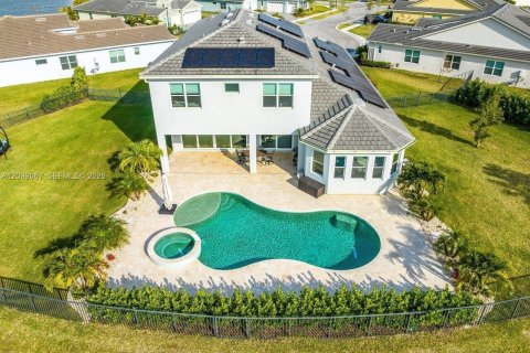 Villa ou maison à Loxahatchee Groves, Floride 6 chambres, 379.23 m2 № 2407743