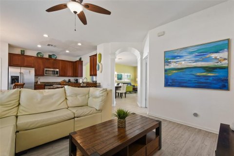 Villa ou maison à vendre à Kissimmee, Floride: 6 chambres, 261.24 m2 № 2296730 - photo 17