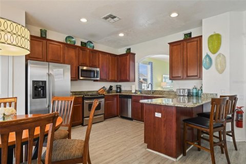 Villa ou maison à vendre à Kissimmee, Floride: 6 chambres, 261.24 m2 № 2296730 - photo 20