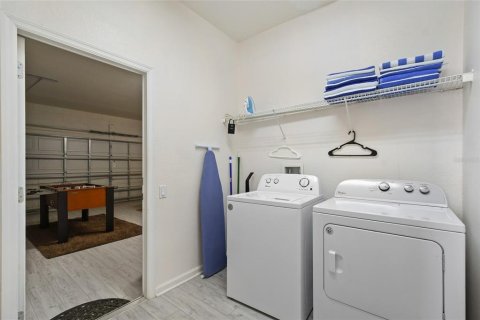 Villa ou maison à vendre à Kissimmee, Floride: 6 chambres, 261.24 m2 № 2296730 - photo 25