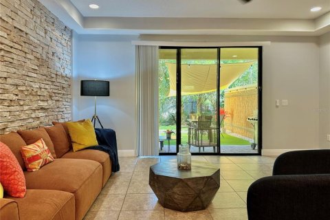 Adosado en venta en Davenport, Florida, 3 dormitorios, 151.62 m2 № 2211565 - foto 3