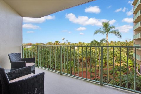 Condo in Daytona Beach Shores, Florida, 2 bedrooms  № 1717263 - photo 17
