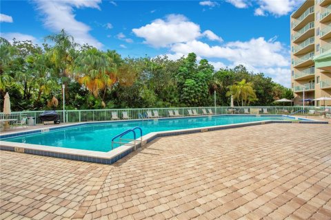 Condo in Daytona Beach Shores, Florida, 2 bedrooms  № 1717263 - photo 28