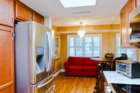 Condo in Daytona Beach Shores, Florida, 2 bedrooms  № 1717263 - photo 8
