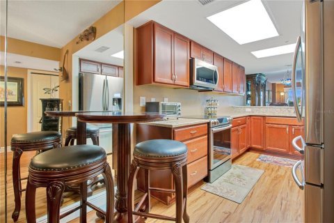 Condo in Daytona Beach Shores, Florida, 2 bedrooms  № 1717263 - photo 7