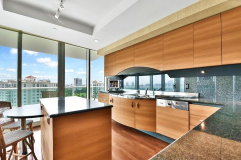 Condo in Aventura, Florida, 2 bedrooms  № 1874349 - photo 14