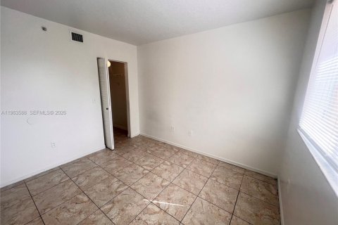 Condo in Miami Gardens, Florida, 3 bedrooms  № 2025600 - photo 7
