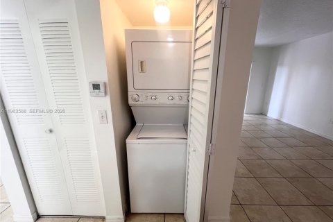 Condo in Miami Gardens, Florida, 3 bedrooms  № 2025600 - photo 5