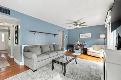 Condo in Winter Haven, Florida, 3 bedrooms № 2396886 - photo 17