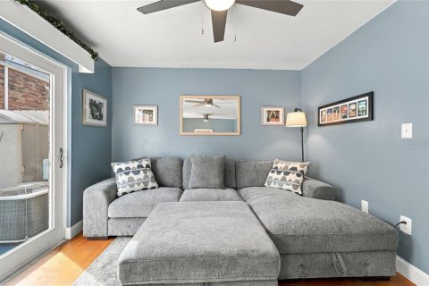 Condo in Winter Haven, Florida, 3 bedrooms № 2396886 - photo 14