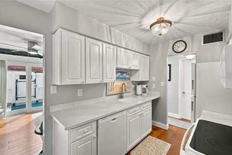 Condo in Winter Haven, Florida, 3 bedrooms № 2396886 - photo 22