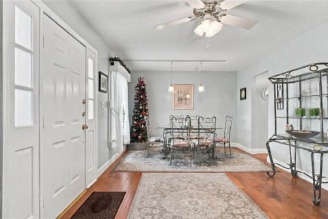 Condo in Winter Haven, Florida, 3 bedrooms № 2396886 - photo 9