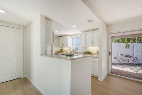 Casa en venta en Sarasota, Florida, 3 dormitorios, 123.28 m2 № 2093669 - foto 17