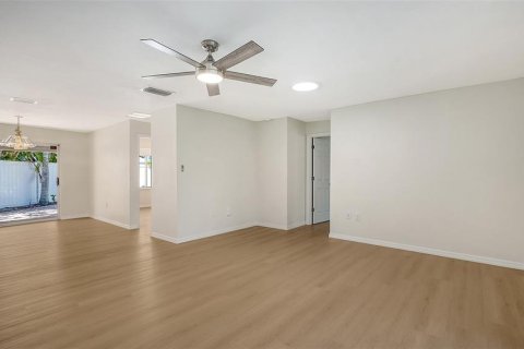 Casa en venta en Sarasota, Florida, 3 dormitorios, 123.28 m2 № 2093669 - foto 23