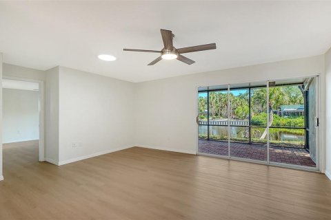 Casa en venta en Sarasota, Florida, 3 dormitorios, 123.28 m2 № 2093669 - foto 8