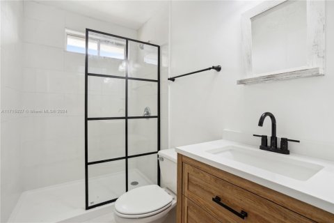 Condo in Jensen Beach, Florida, 2 bedrooms  № 1959867 - photo 15