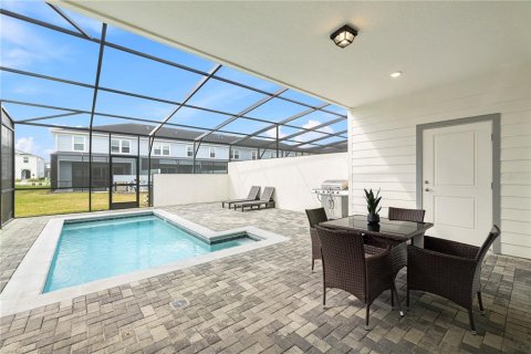 Townhouse in Clermont, Florida 5 bedrooms, 211.91 sq.m. № 2112030 - photo 28
