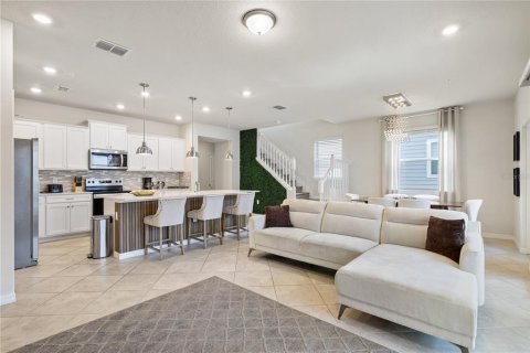Townhouse in Clermont, Florida 5 bedrooms, 211.91 sq.m. № 2112030 - photo 18