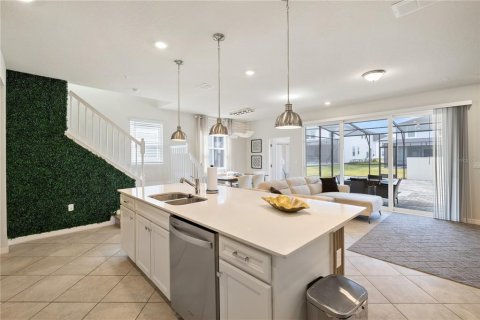 Townhouse in Clermont, Florida 5 bedrooms, 211.91 sq.m. № 2112030 - photo 14