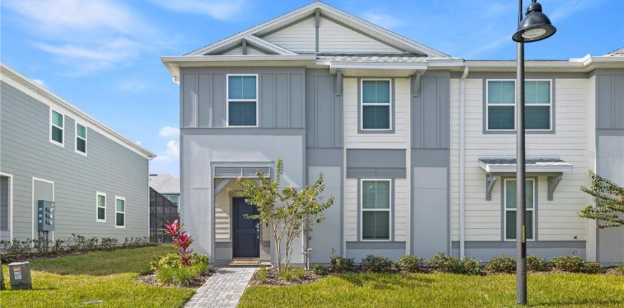 Townhouse in Clermont, Florida 5 bedrooms, 211.91 sq.m. № 2112030
