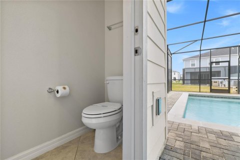 Townhouse in Clermont, Florida 5 bedrooms, 211.91 sq.m. № 2112030 - photo 26