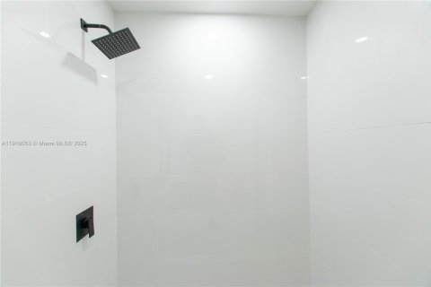 Casa en venta en West Park, Florida, 3 dormitorios, 53.14 m2 № 1971025 - foto 13