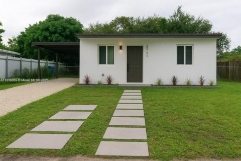 Casa en venta en West Park, Florida, 3 dormitorios, 53.14 m2 № 1971025 - foto 1