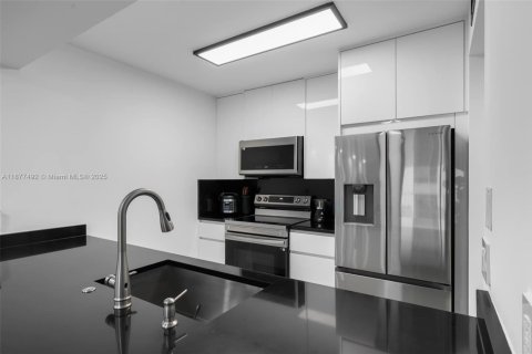 Copropriété à louer à Miami, Floride: 1 chambre, 75.99 m2 № 1946833 - photo 19