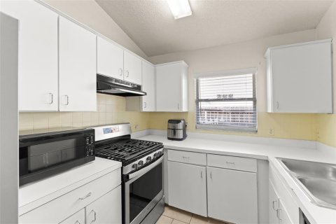 House in Winter Garden, Florida 3 bedrooms, 97.55 sq.m. № 1906602 - photo 15