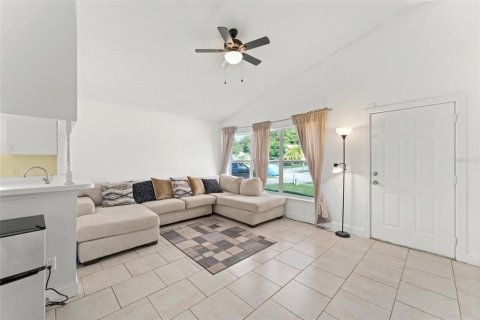 House in Winter Garden, Florida 3 bedrooms, 97.55 sq.m. № 1906602 - photo 11