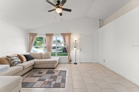 House in Winter Garden, Florida 3 bedrooms, 97.55 sq.m. № 1906602 - photo 12