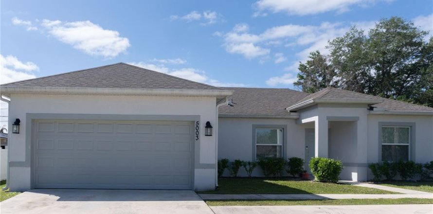 House in Saint Lucie, Florida 3 bedrooms, 134.99 sq.m. № 2097476