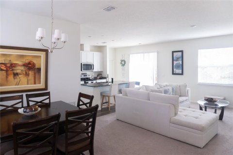 House in Saint Lucie, Florida 3 bedrooms, 134.99 sq.m. № 2097476 - photo 3