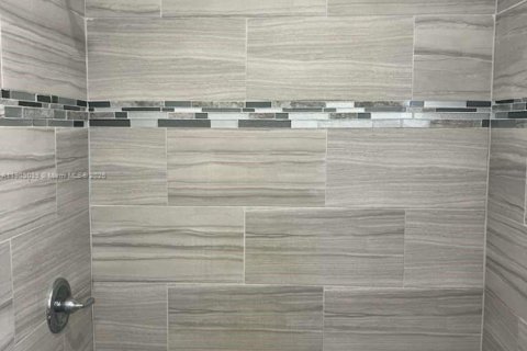 Снять в аренду виллу или дом в Форт-Лодердейл, Флорида 1 спальня, 657.19м2, № 1955515 - фото 11