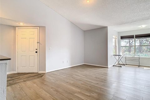 Condominio en alquiler en Orlando, Florida, 2 dormitorios, 95.5 m2 № 1912351 - foto 11