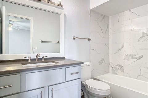 Condominio en alquiler en Orlando, Florida, 2 dormitorios, 95.5 m2 № 1912351 - foto 27