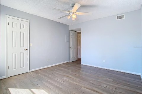 Condominio en alquiler en Orlando, Florida, 2 dormitorios, 95.5 m2 № 1912351 - foto 17