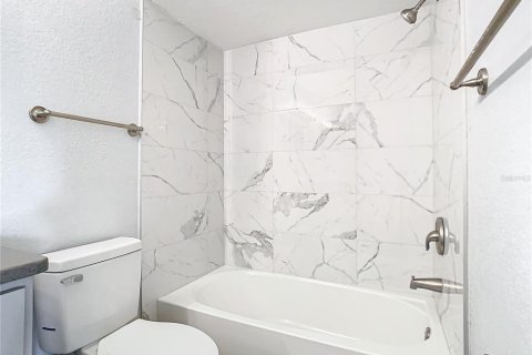 Condominio en alquiler en Orlando, Florida, 2 dormitorios, 95.5 m2 № 1912351 - foto 28