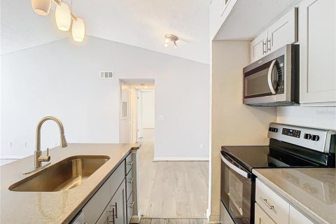 Condominio en alquiler en Orlando, Florida, 2 dormitorios, 95.5 m2 № 1912351 - foto 7
