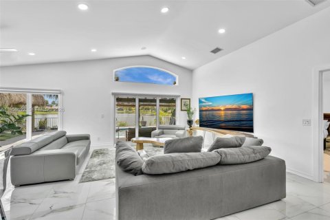 Casa en venta en Hollywood, Florida, 3 dormitorios, 153.1 m2 № 2010530 - foto 20