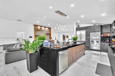 Casa en venta en Hollywood, Florida, 3 dormitorios, 153.1 m2 № 2010530 - foto 19