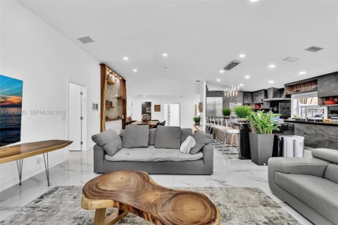 Casa en venta en Hollywood, Florida, 3 dormitorios, 153.1 m2 № 2010530 - foto 25