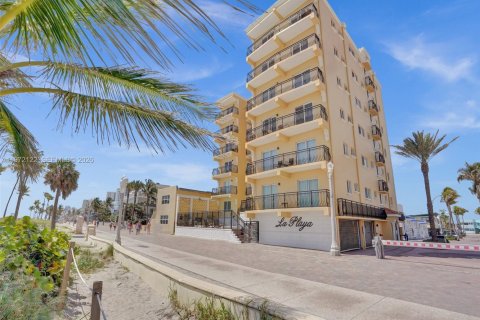 Copropriété à vendre à Hollywood, Floride: 1 chambre, 55.28 m2 № 2042305 - photo 30