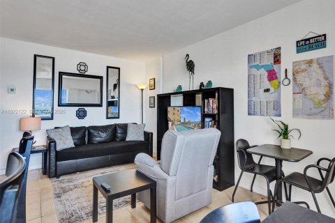 Copropriété à vendre à Hollywood, Floride: 1 chambre, 55.28 m2 № 2042305 - photo 15