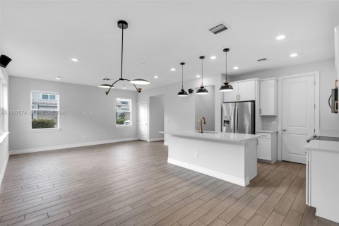 Adosado en alquiler en Hollywood, Florida, 3 dormitorios, 164.34 m2 № 2029780 - foto 7