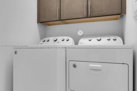 Adosado en alquiler en Hollywood, Florida, 3 dormitorios, 164.34 m2 № 2029780 - foto 25