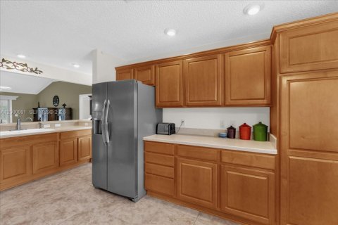 House in The Villages, Florida 3 bedrooms № 2065160 - photo 4