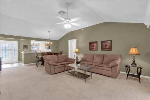 House in The Villages, Florida 3 bedrooms № 2065160 - photo 2