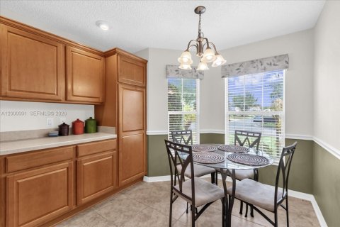 House in The Villages, Florida 3 bedrooms № 2065160 - photo 5